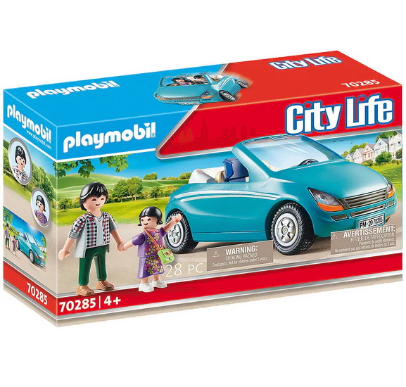 Papa avec enfant et voiture cabriolet